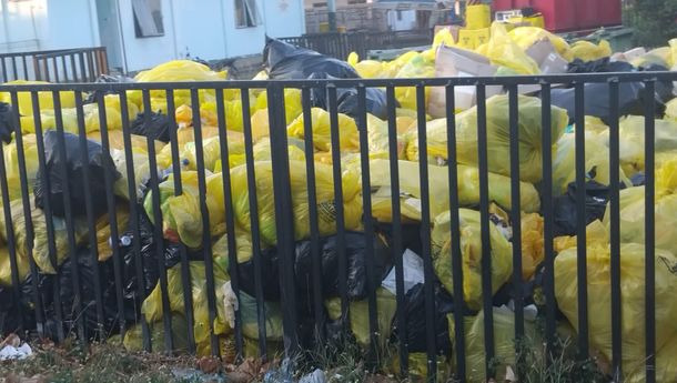 Rumah Sakit TC Hillers Maumere Kembali 'Dihiasi' Tumpukan Sampah Medis Lagi, Kali Ini Jumlahnya 6 Ton