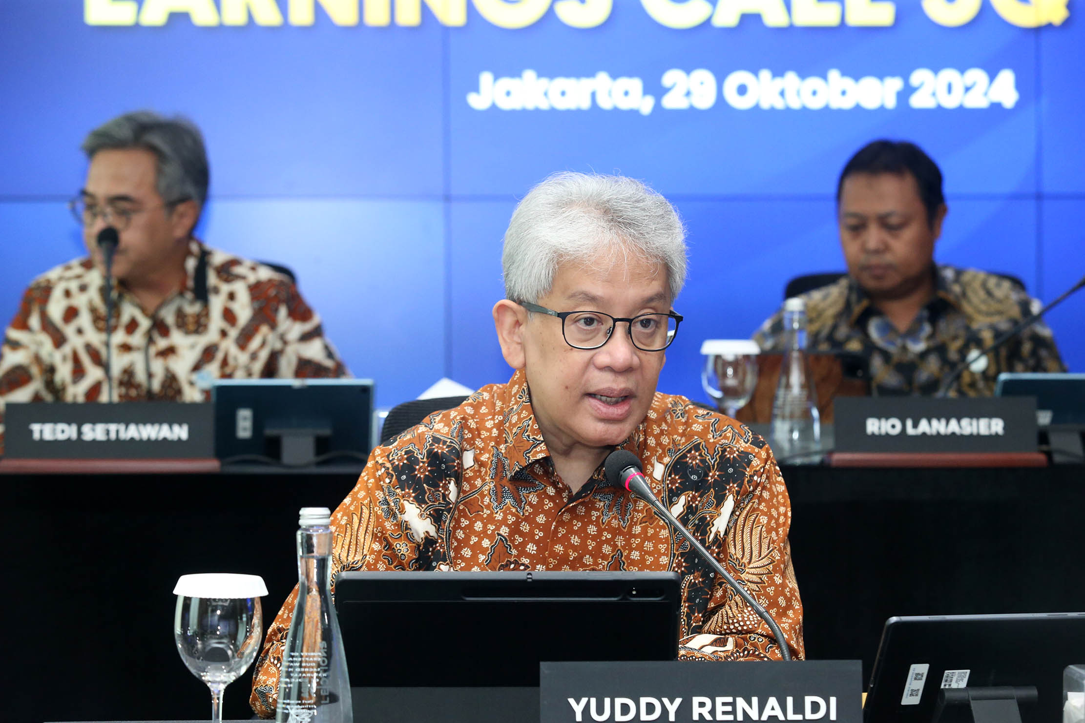 Direktur Utama bank bjb, Yuddy Renaldi saat Analyst Meeting FY 2024 di kantor bank bjb Gedung T Tower, Jakarta. Selasa 29 Oktober 2024. Foto : Panji Asmoro/TrenAsia