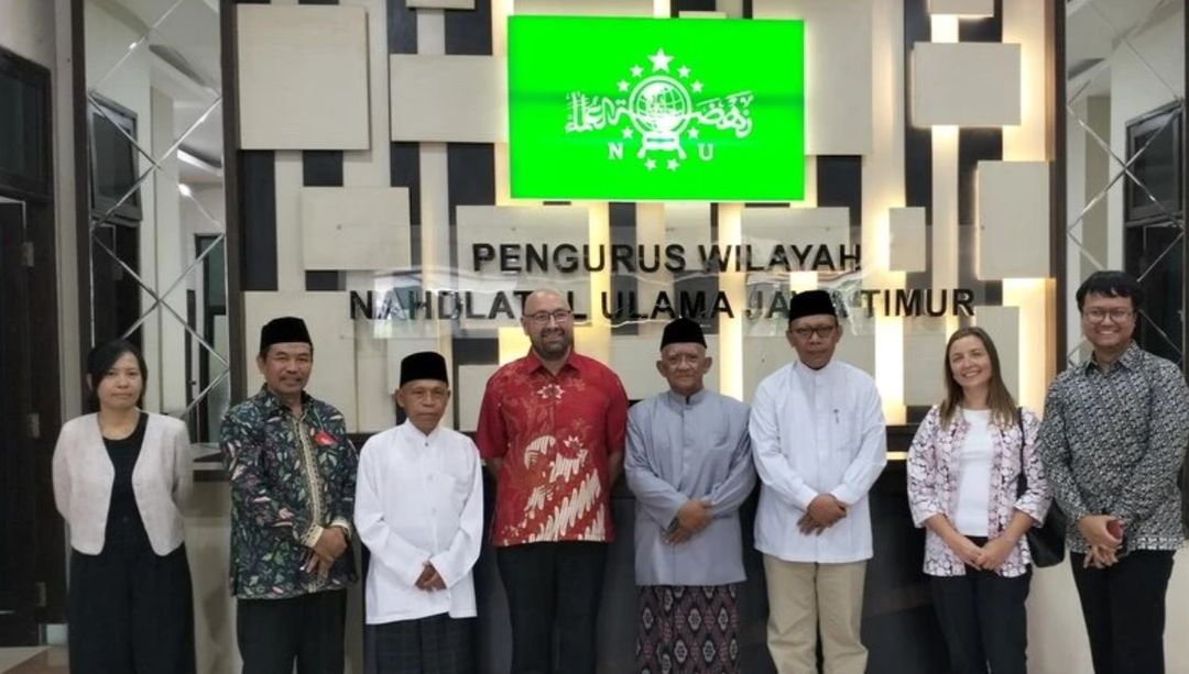 Kunjungan Staf Kedubes Inggris ke PWNU Jatim