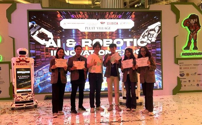 Tim Mahasiswa FTI UKDW Raih Juara Tiga di Lomba AI-Driven Robot Nasional