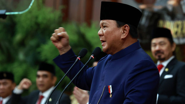  15 Hari Pemerintahan Prabowo, Tangkap Puluhan Koruptor hingga Copot Sejumlah Pejabat