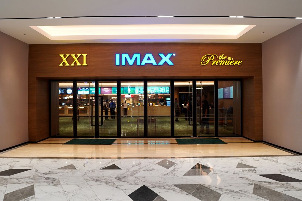 Cinema XXI menghadirkan bioskop terbaru Agora Mall XXI yang dilengkapi teknologi IMAX® with Laser di pusat perbelanjaan yang berlokasi strategis di Jl. MH Thamrin No. 10 Jakarta Pusat, yakni Agora Mall. Hal ini merupakan wujud nyata komitmen Cinema XXI untuk menghadirkan akses seluas-luasnya bagi masyarakat untuk menonton film.