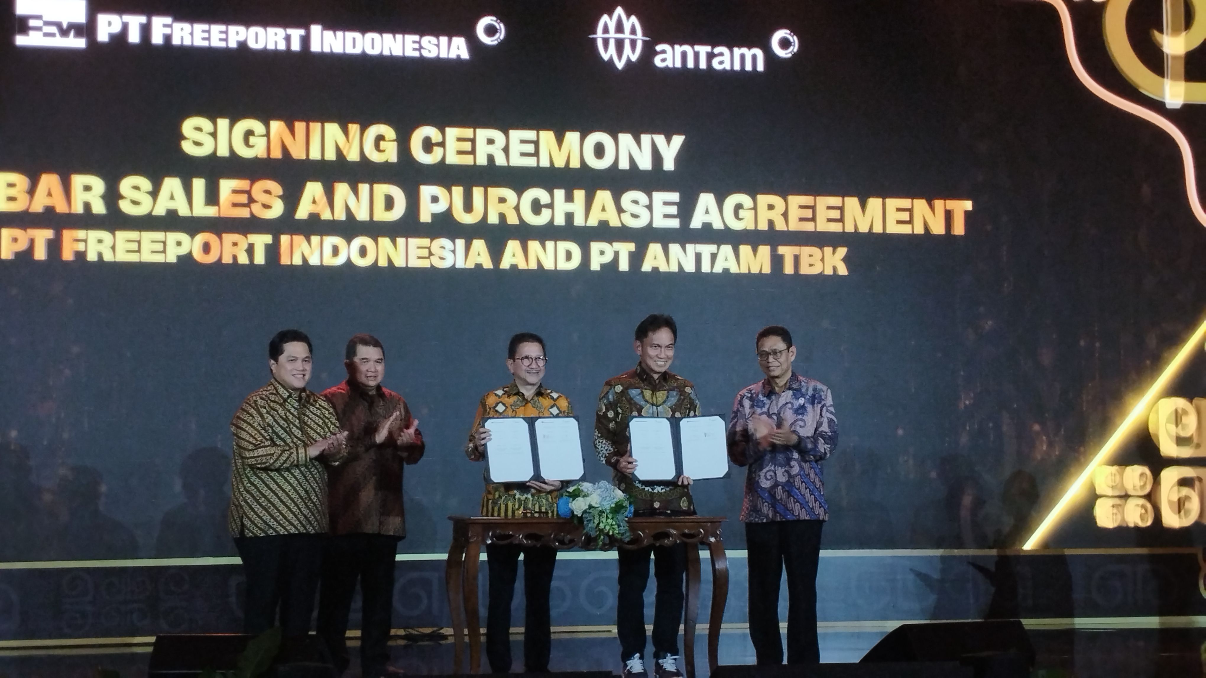 Penandatanganan jual beli emas Freeport dan Antam 