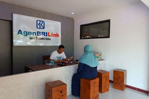 Berawal dari Coba-coba, Agen BRILink di Situbondo Ini Sekarang Berhasil Dekatkan Akses Perbankan bagi Masyarakat Sekitar