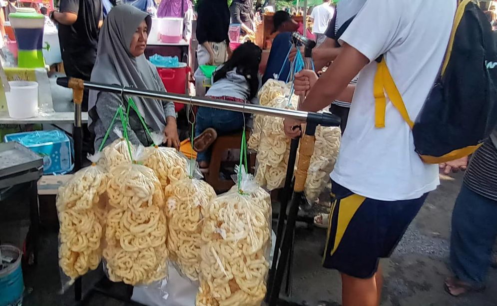 Kerupuk Batok yang Kini Mulai Langkah, Diproduksi di Kawasan Meranjat