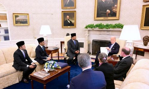 Presiden Prabowo Subianto didampingi Menteri Luar Negeri Sugiono dan Sekretaris Kabinet Teddy Indra Wijaya, melakukan pertemuan bilateral dengan Presiden Amerika Serikat Joe Biden, di Gedung Putih, Washington DC, Selasa, 12 November 2024. 