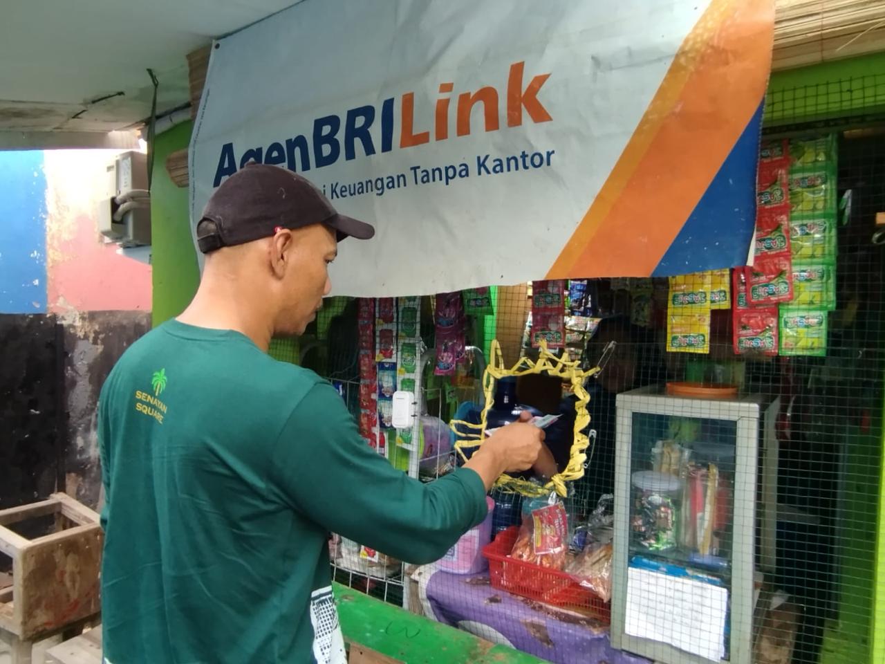 Layanan Perbankan Tengah di Kebun Sawit, AgenBRILink Bawa Kemudahan Akses Bank bagi Warga