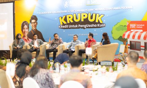 *Caption Foto II*

Deputi I Bidang Koordinasi Ekonomi Makro dan Keuangan, Kementerian Koordinator Bidang Perekonomian Republik Indonesia Ferry Irawan (ketiga kanan), Direktur PT SRC Indonesia Sembilan (SRCIS) Romulus Sutanto (kedua kanan), dan Chief Operating Officer Nobu Bank Steve Marciano Joe (ketiga kiri) pada acara Kolaborasi Nobu Bank & SRC dalam Peluncuran Kerjasama Produk Kredit Untuk Pengusaha Kuat (KRUPUK), Jumat (15/11).