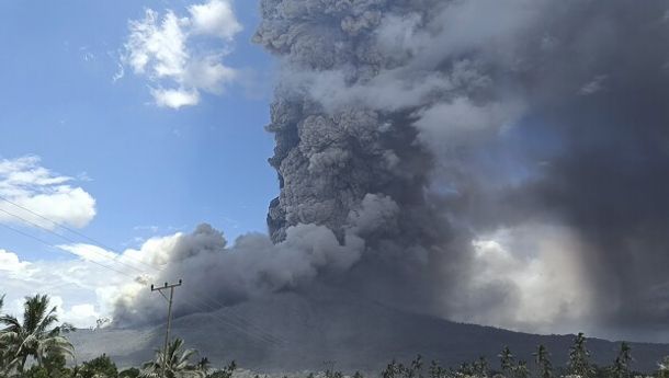 Warga Australia Bantu Korban Letusan Gunung Lewotobi di Kabupaten Flores Timur