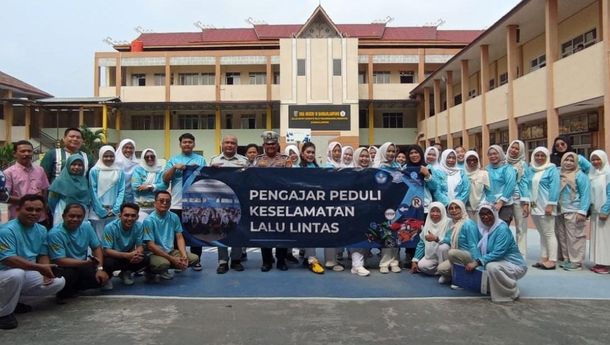 Pengajar Peduli Keselamatan Lalu Lintas di SMAN 10 Bandar Lampung