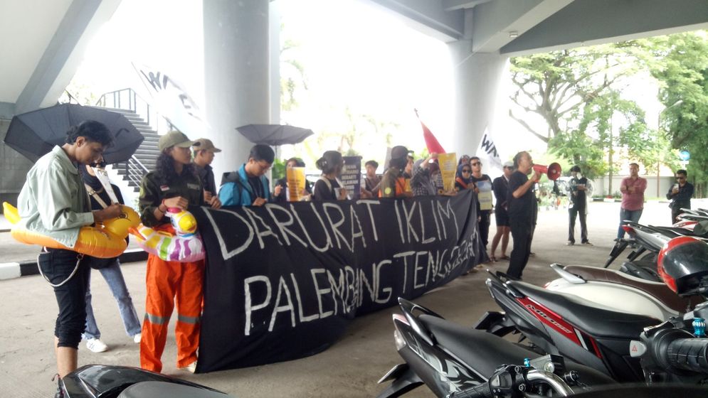 Aksi bencana ekologis Kota Palembang oleh Walhi Sumsel dan jaringan, 