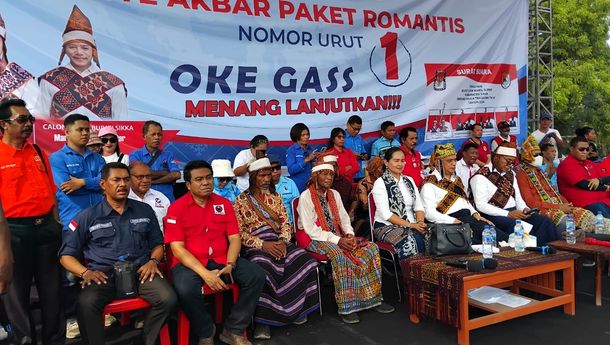  Paket Romantis Gelar Kampanye, Massa Membludak  Lapangan Kota Baru Maumere