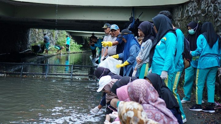 Pantau Kualitas Air, FST UNISA Yogyakarta Pasang Sensor TDS di Sungai 