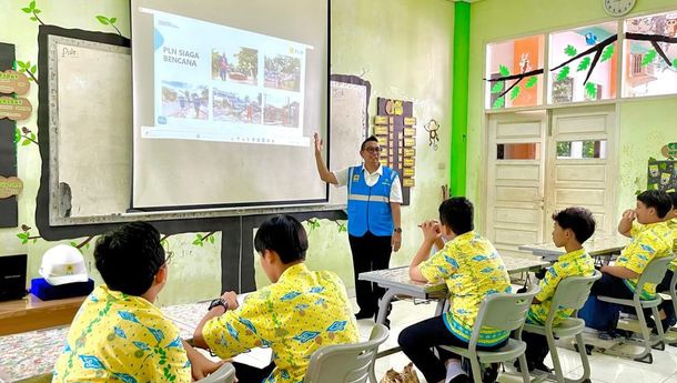 Peringati Hari Guru, PLN Kenalkan Ragam Energi Bersih di Sekolah Global Madani Bandar Lampung