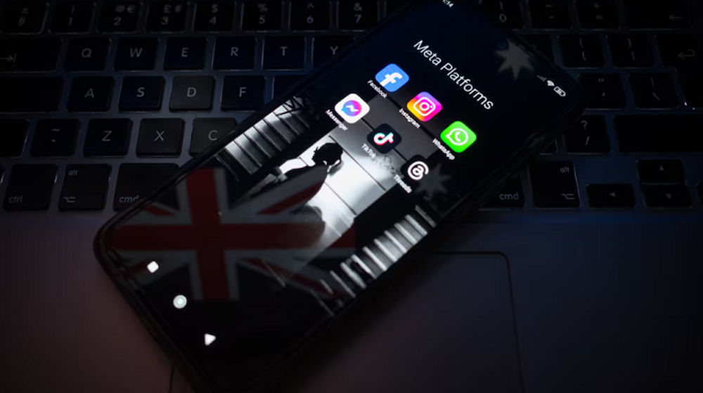 Ponsel pintar dengan beberapa aplikasi Meta terpasang.