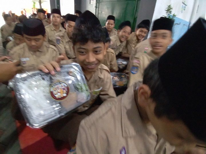 Makan Siang Bergizi Gratis Bisa Rp 10 Ribu, Asalkan…