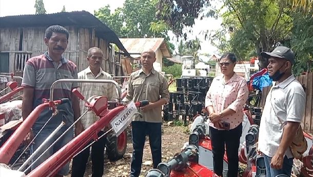 Kelompok Tani Dapat Bantuan Alsintan dari Anggota DPR Provinsi NTT