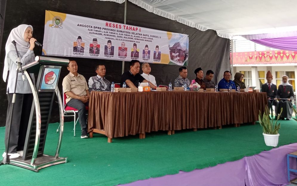  Anggota DPRD Provinsi Sumatera Selatan yang berasal dari daerah pemilihan Sumsel II Kota Palembang melaksanakan reses tahap I tahun 2024 pada Jumat (06/12/2024) untuk menampung aspirasi dari para guru dan siswa dan siswi yang ada di SMA Negeri 3 Palembang, SMK Negeri 2 Palembang dan SMA Negeri 6 Palembang,