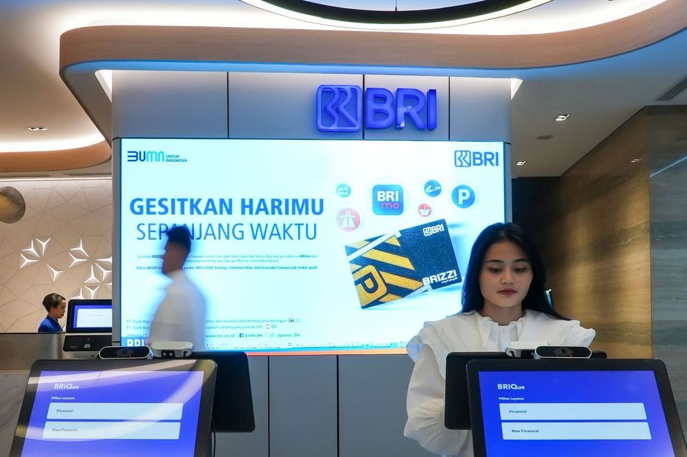 Bersiap Hadapi Periode Libur Nataru, BRI Bagikan Beragam Cara Praktis Top-Up Saldo BRIZZI