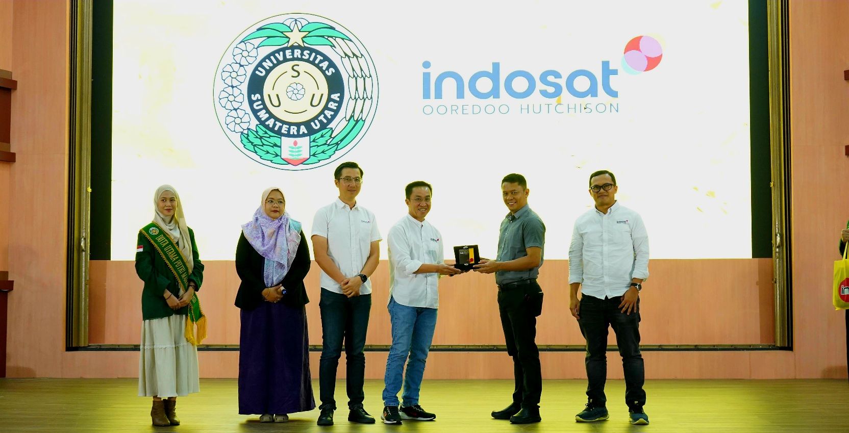 Indosat gelar seminar bertajuk "Student Today, Leaders Tomorrow: Success in Digital Era" 