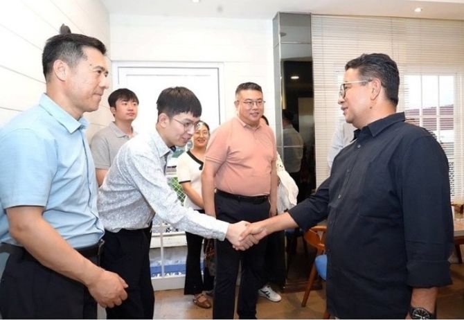 PJ Gubernur Kalimantan Timur Akmal Malik menerima kunjungan pimpinan Xinhua University dan Beijing University. 