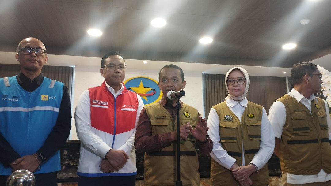 Menteri ESDM Bahlil Lahadalia, Dirut Pertamina Simon Aloysius