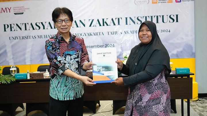 UMY Salurkan Zakat Institusi Senilai Rp 1,2 Miliar