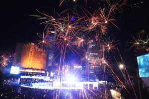 Pesta Kembang Api Bundaran HI - Panji 1.jpg