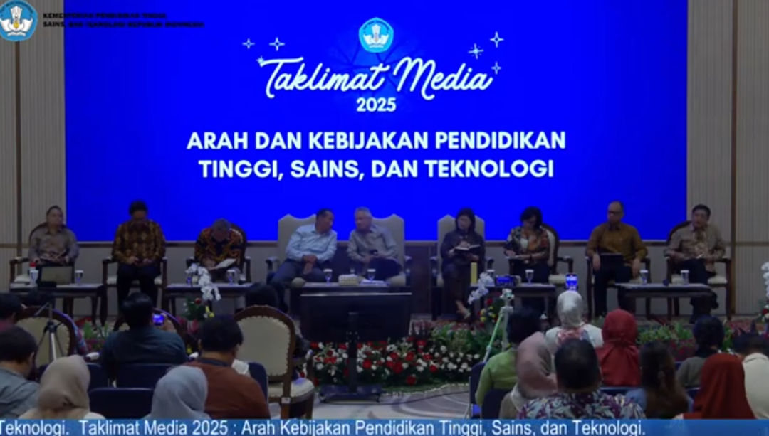 Taklimat Media Kemdiktisaintek di Jakarta, Jumat, 3 Januari 2025.