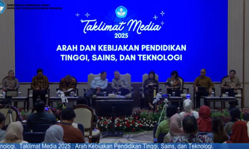 Taklimat Media Kemdiktisaintek di Jakarta, Jumat, 3 Januari 2025.