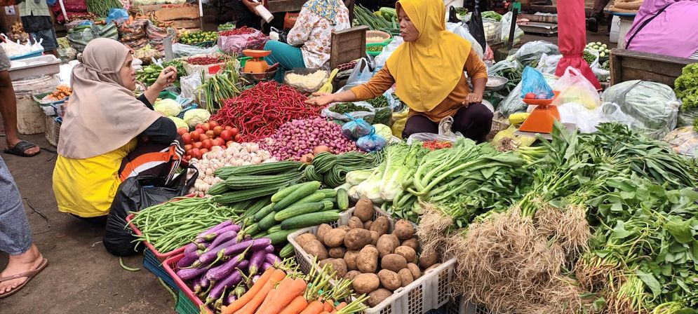 Suasana pasar tradisional Palembang