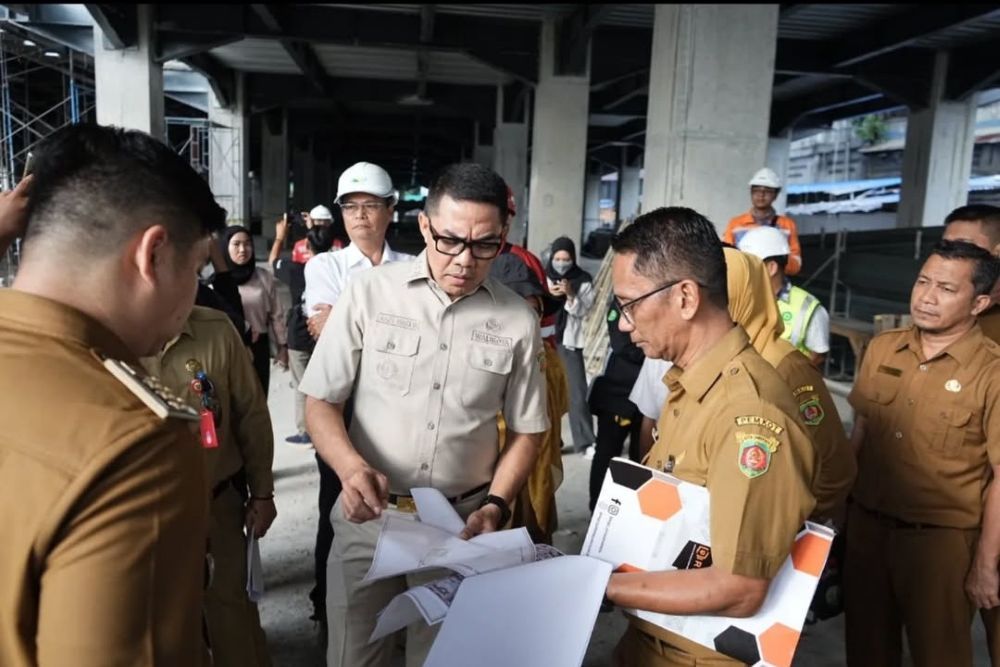 Wali Kota Samarinda, Andi Harun mengunjungi proyek revitalisasi Pasar Pagi yang akan disulap ala Pasar Tanah Abang.   