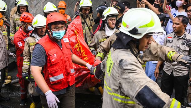 Kebakaran Glodok Plaza,: 14 Orang Hilang, 7 Korban Ditemukan Tewas