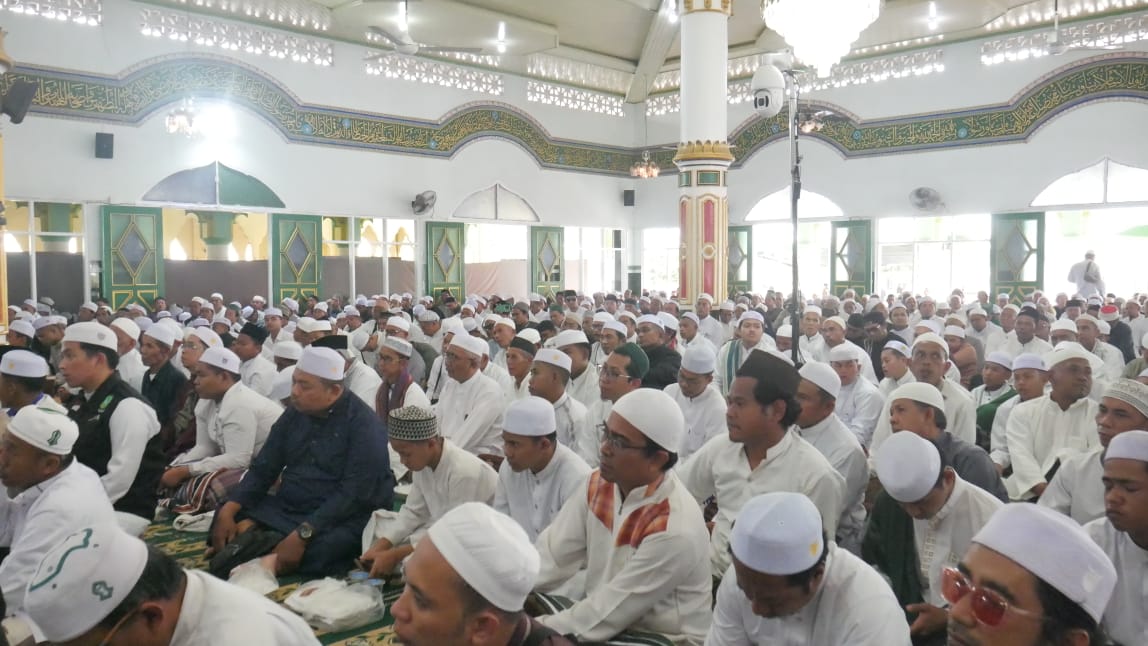 Ribuan warga ikuti Haul Pendiri Pondok Pesantren Albanjari di Kilometer 19 Kelurahan Karangjoang, Kota Balikpapan, pada Ahad, 19 Januari 2025