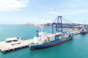 Pelabuhan Peti Kemas Batu Ampar Batam.jpeg