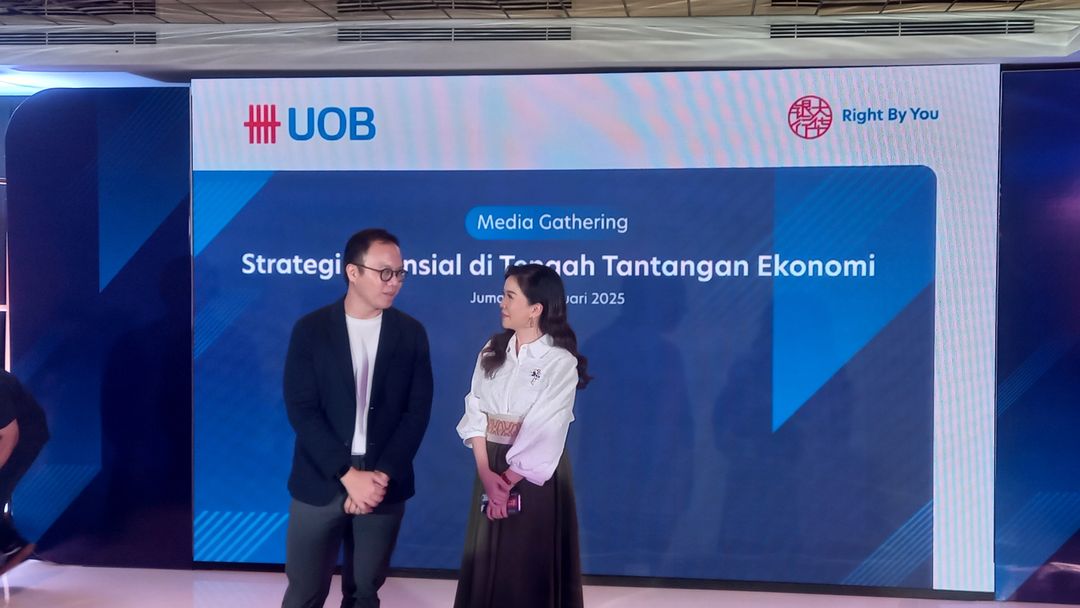 


Media gathering  "Strategi Finansial di Tengah Tantangan Ekonomi" yang diselenggarakan Bank UOB Indonesia di Jakarta, Jumat, 24 Januari 2025, bersama Vera Margaret, Head of Deposit & Wealth Management UOB Indonesia, dan Samuel Ray, penulis serta praktisi finansial.