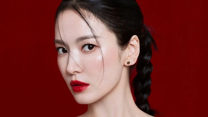 Son Hye Kyo menjadi Brand Ambassador Guerlain.