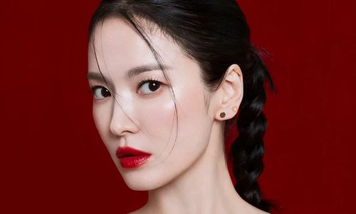 Son Hye Kyo menjadi Brand Ambassador Guerlain.