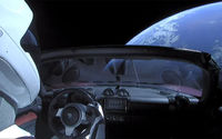 Tesla Roadster dan "pengemudinya" Starman