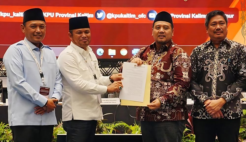 Penatapan Gubernur dan Wakil Gubernur Kaltim terpilih oleh KPU Kaltim, Kamis (6/2/2025).