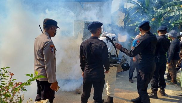 Cegah DBD, Polda Lampung Lakukan Fogging di Ratusan Rumah