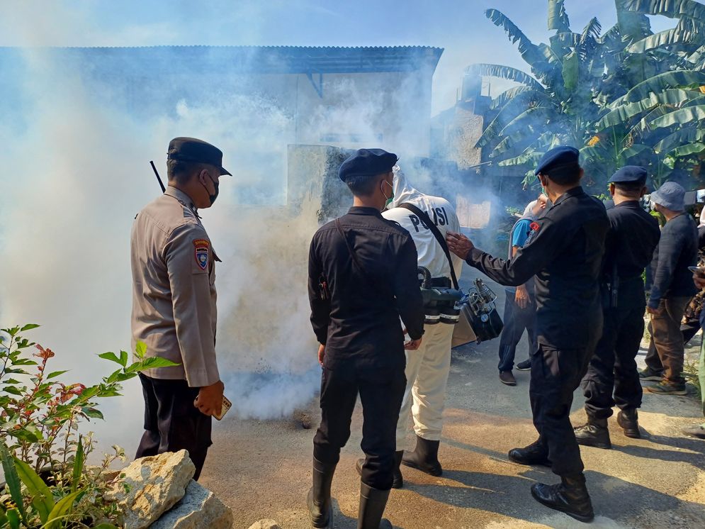 Cegah DBB, Polda Lampung Fogging Ratusan Rumah di Bandar Lampung.jpeg