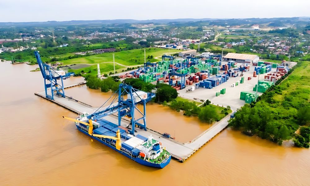 PT Pelabuhan Samudera Palaran, berencana mengembangkan fasilitas Terminal Peti Kemas (TPK) Palaran.