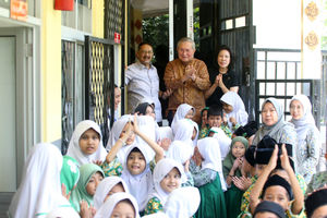 Santunan Podomoro Vimala - Panji 2.jpg