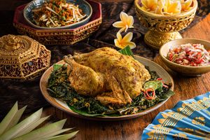 Makanan khas Bali, Ayam Betutu.