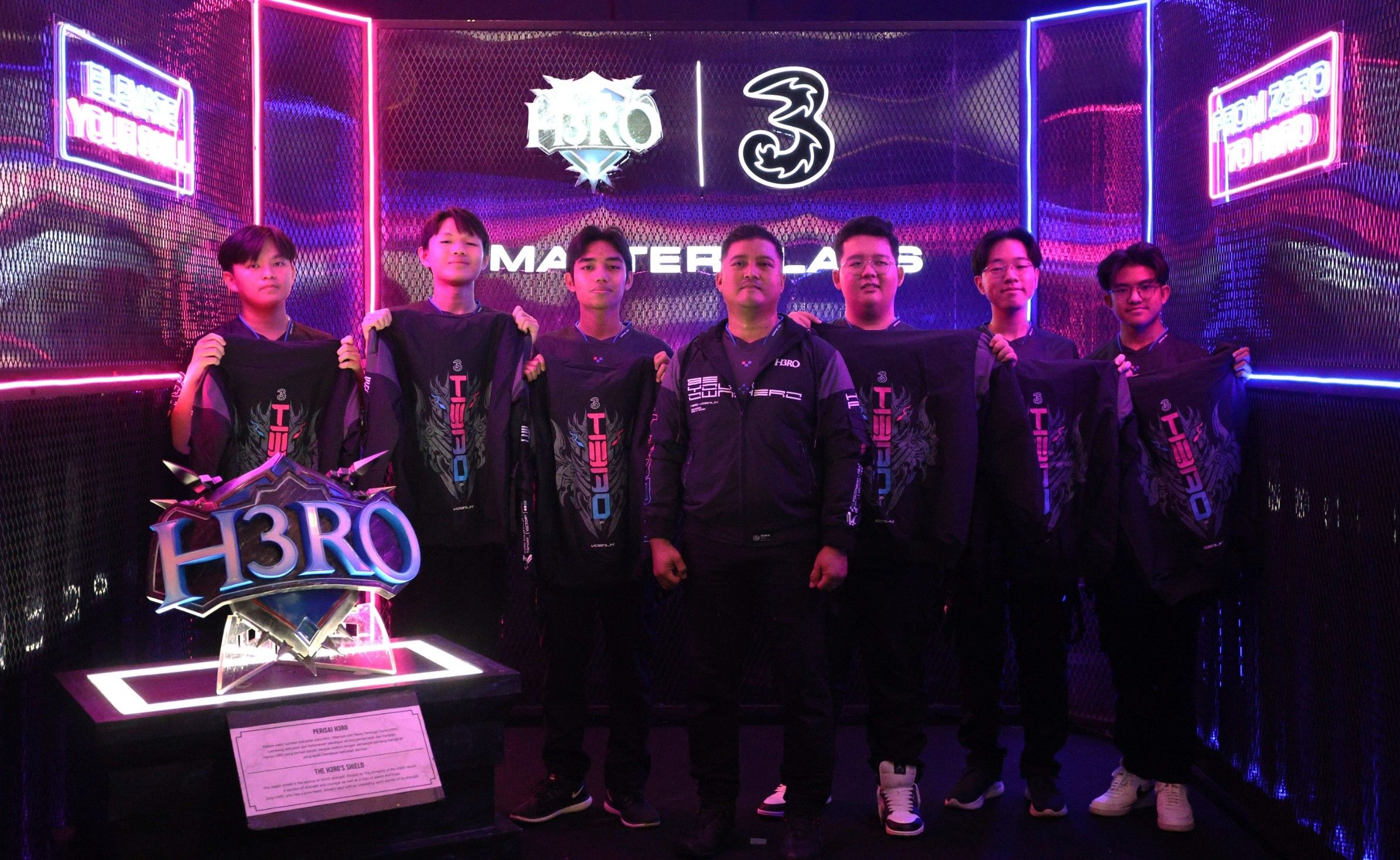 Tri Berdayakan Calon Atlet Esports melalui H3RO Masterclass