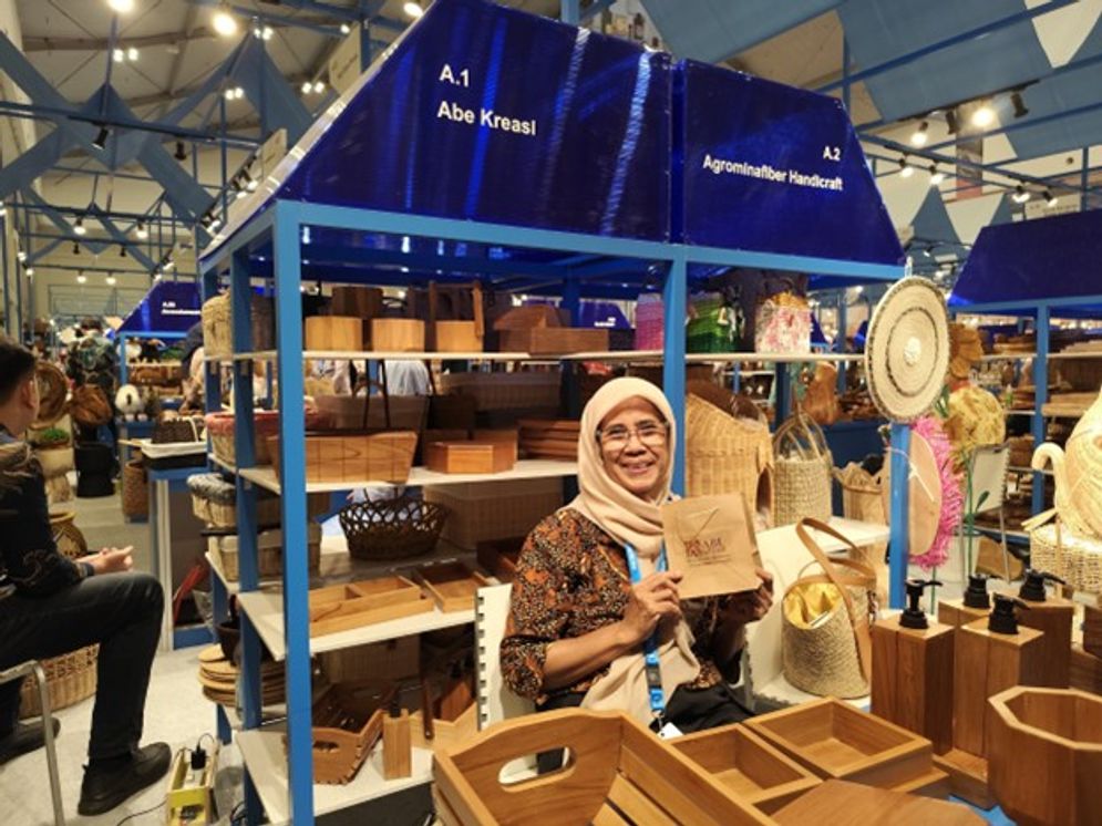 Ciptakan Produk Ramah Lingkungan, Peserta BRI UMKM EXPO(RT) Ini Olah Limbah Jati Jadi Produk Multifungsi