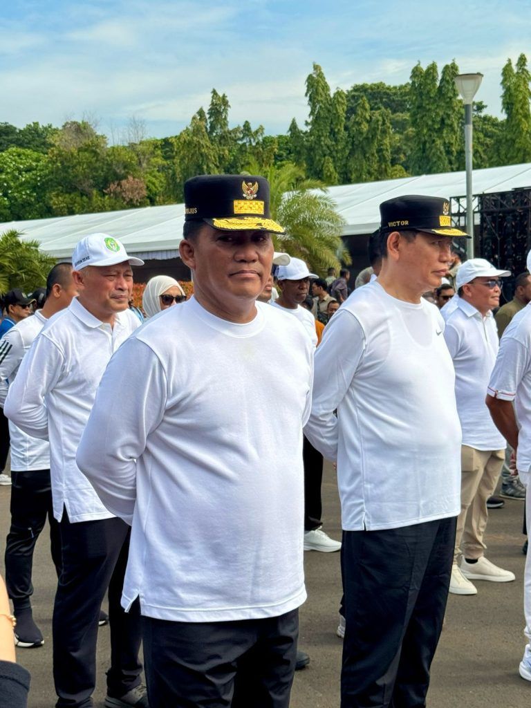 Yulius Selvanus Komaling dan Victor Mailangkay saat kumpul di Monas, Jakarta rangkaian persiapan pelantikan. (Foto:Istimewa)