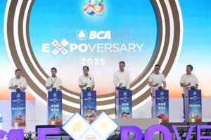 Pembukaan BCA Expoversary - Panji 1.jpg