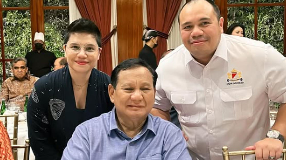 Pandu Sjahrir bersama Prabowo Subianto.